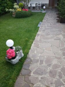 <a href="/prodotti/lampade-da-giardino-e-illuminazione/lampada-da-giardino-con-base-media-in-finta-roccia/">lampada da giardino con base media in finta roccia</a> col. antichizzato, cod. 11PLMATL, località: Boltiere (Bergamo) lampada da giardino con base media in finta roccia col. antichizzato, cod. 11PLMATL, località: Boltiere (Bergamo)