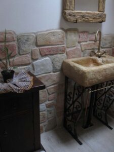 <a href="/prodotti/pietre-per-rivestimento-e-battiscopa/pietre-murali-toscana/">pietre murali Toscana</a> colorazioni personalizzate, località: Lendinara (Rovigo) pietre murali Toscana colorazioni personalizzate, località: Lendinara (Rovigo)