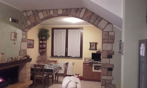 <a href="/prodotti/pietre-per-rivestimento-e-battiscopa/pietre-murali-umbria/">pietre murali Umbria</a> col. old stone e giallo, località: Villanova di Sillaro (Lodi) pietre murali Umbria col. old stone e giallo, località: Villanova di Sillaro (Lodi)