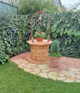<a href="/prodotti/pozzi-decorativi-da-giardino/pozzo-60/">pozzo da giardino 60</a> col. pietre del borgo, cod. 06PB60P, località: Selvazzano Dentro (Padova) pozzo da giardino 60 col. pietre del borgo, cod. 06PB60P, località: Selvazzano Dentro (Padova)