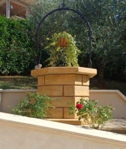 <a href="/prodotti/pozzi-decorativi-da-giardino/pozzo-80/">pozzo da giardino 80</a> col. pietre del borgo, cod. 06PB80P, località: Marano Equo (Roma) pozzo da giardino 80 col. pietre del borgo, cod. 06PB80P, località: Marano Equo (Roma)