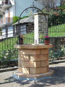 <a href="/prodotti/pozzi-decorativi-da-giardino/pozzo-80/">pozzo da giardino 80</a> col. pietre del borgo, cod. 06PB80P, località: Montaldo di Mondovì (Cuneo) pozzo da giardino 80 col. pietre del borgo, cod. 06PB80P, località: Montaldo di Mondovì (Cuneo)