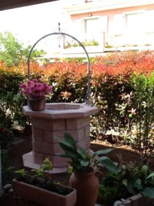 <a href="/prodotti/pozzi-decorativi-da-giardino/pozzo-80/">pozzo da giardino 80</a> col. rosa antico, cod. 06PB80RA, località: Levata di Curtatone (Mantova) pozzo da giardino 80 col. rosa antico, cod. 06PB80RA, località: Levata di Curtatone (Mantova)