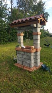 <a href="/prodotti/pozzi-decorativi-da-giardino/pozzo-country/">pozzo da giardino country</a> col. antichizzato, cod. 06PCAT, località: Rivalta Bormida (Alessandria) pozzo da giardino country col. antichizzato, cod. 06PCAT, località: Rivalta Bormida (Alessandria)