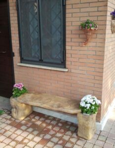 <a href="/prodotti/tavoli-e-panchine-per-giardino/panchina-roccia/">panchina roccia</a> col. old stone, cod. 04PROS, località: Colonna (Roma) panchina roccia col. old stone, cod. 04PROS, località: Colonna (Roma)