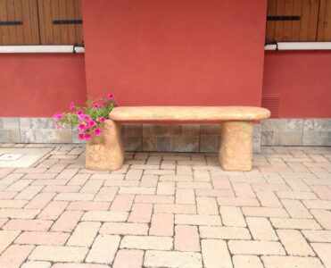 <a href="/prodotti/tavoli-e-panchine-per-giardino/panchina-roccia/">panchina roccia</a> col. pietre del borgo, cod. 04PRP, località: Fratta Polesine (Rovigo) panchina roccia col. pietre del borgo, cod. 04PRP, località: Fratta Polesine (Rovigo)