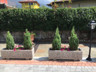 <a href="/prodotti/vasi-fioriere/fioriera-rettangolare-100x25/">fioriera rettangolare 100x25</a> ghiaia di fiume, cod. 01FR100x25F, località: Porlezza (Como) fioriera rettangolare 100x25 ghiaia di fiume, cod. 01FR100x25F, località: Porlezza (Como)
