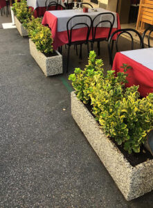 <a href="/prodotti/vasi-fioriere/fioriera-rettangolare-100x25/">fioriera rettangolare 100x25</a> ghiaia di fiume, cod. 01FR100x25F, località: Roma fioriera rettangolare 100x25 ghiaia di fiume, cod. 01FR100x25F, località: Roma