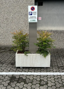 <a href="/prodotti/vasi-fioriere/fioriera-rettangolare-100x35/">fioriera rettangolare 100x35</a> avorio, cod. 01FR100x35A, località: Monte Marenzo (Lecco) fioriera rettangolare 100x35 avorio, cod. 01FR100x35A, località: Monte Marenzo (Lecco)