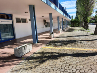 <a href="/prodotti/vasi-fioriere/fioriera-rettangolare-100x35/">fioriera rettangolare 100x35</a> ghiaia colorata, cod. 01FR100x35C, località: Marina Romea (Ravenna) fioriera rettangolare 100x35 ghiaia colorata, cod. 01FR100x35C, località: Marina Romea (Ravenna)