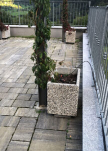 <a href="/prodotti/vasi-fioriere/fioriera-rettangolare-60x35/">fioriera rettangolare 60x35</a> ghiaia di fiume, cod. 01FR60x35F, località: Sondalo (Sondrio) fioriera rettangolare 60x35 ghiaia di fiume, cod. 01FR60x35F, località: Sondalo (Sondrio)