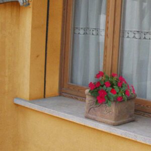 <a href="/prodotti/vasi-fioriere/vaso-mughetto/">Vaso mughetto</a> col. old stone, cod. 02VMOS, località: Lendinara (Rovigo) vaso mughetto col. old stone, cod. 02VMOS, località: Lendinara (Rovigo)