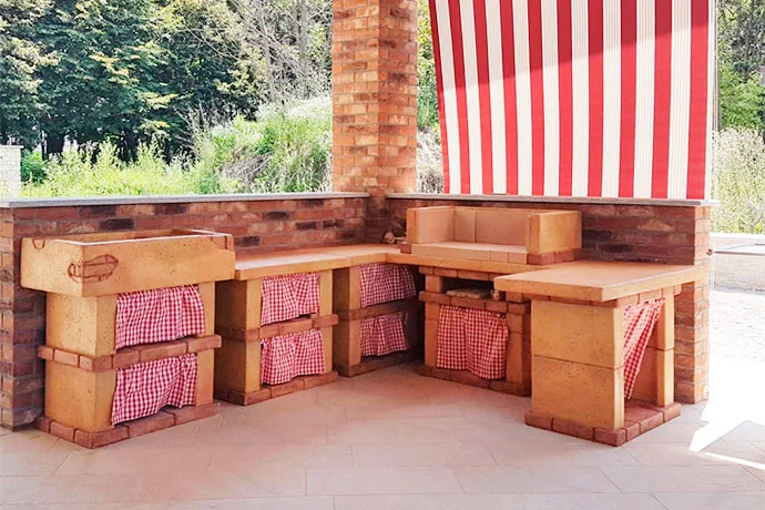 Galleria cucine componibili per giardino e piani d'appoggio