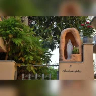 Madonna di Lourdes altezza 42 cm e grotta con vasetto col. mattone, località: Spotorno (Savona)