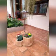lanterna solare da giardino con base media in finta roccia col. old stone, cod. 11PLMOSLS, località: Sassari