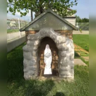 Madonna di Lourdes altezza 59 cm in marmoresina, cod. 25MLO60MR, provincia di Rovigo