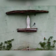 Madonna di Lourdes altezza 59 cm in marmoresina, cod. 25MLO60MR, località: Siniscola (Nuoro)