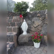 statua della Madonna Immacolata in marmoresina, altezza 51 cm, cod. 25MIM50MR, località: Maletto (Catania)